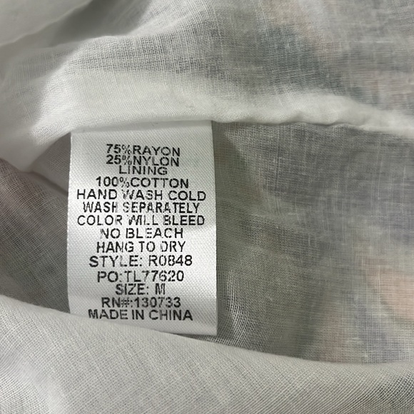 Umgee NWT beautiful top! Size medium. - Picture 8 of 8